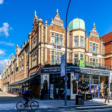 Holiday Inn Express London-Hammersmith By Ihg Exterior photo