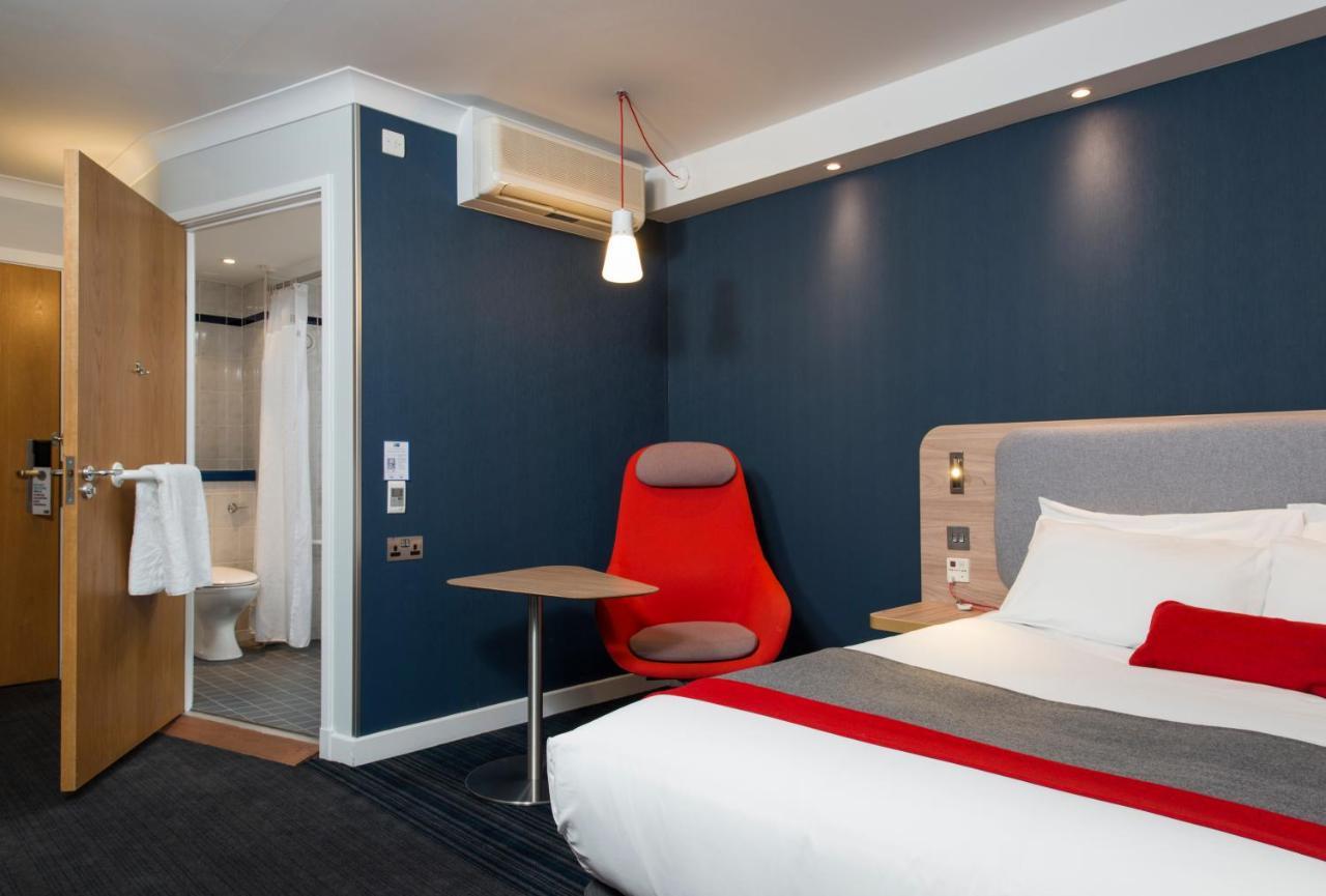 Holiday Inn Express London-Hammersmith By Ihg Exterior photo