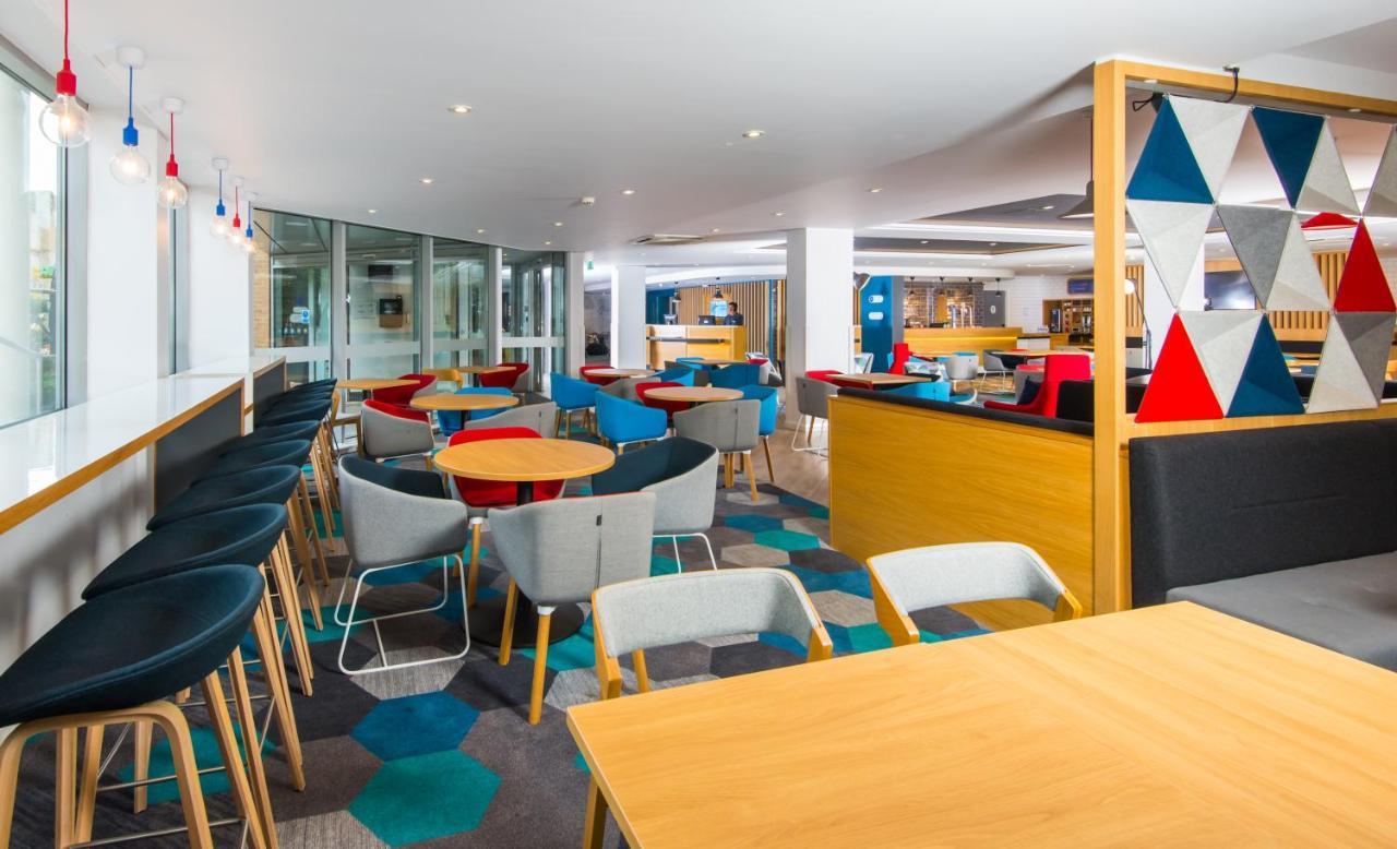 Holiday Inn Express London-Hammersmith By Ihg Exterior photo