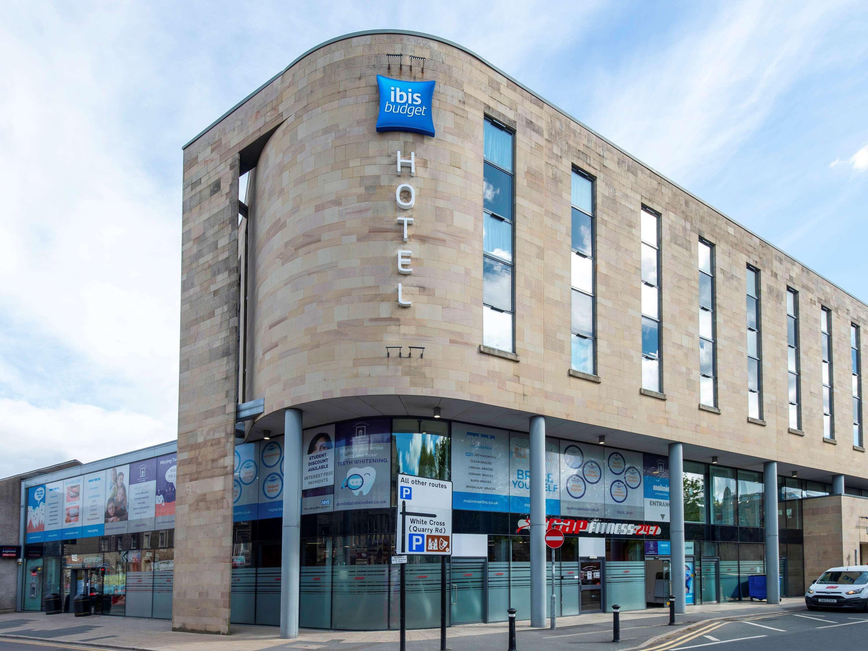 Holiday Inn Express London-Hammersmith By Ihg Exterior photo