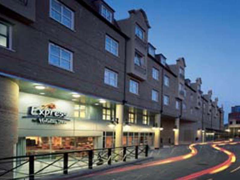 Holiday Inn Express London-Hammersmith By Ihg Exterior photo