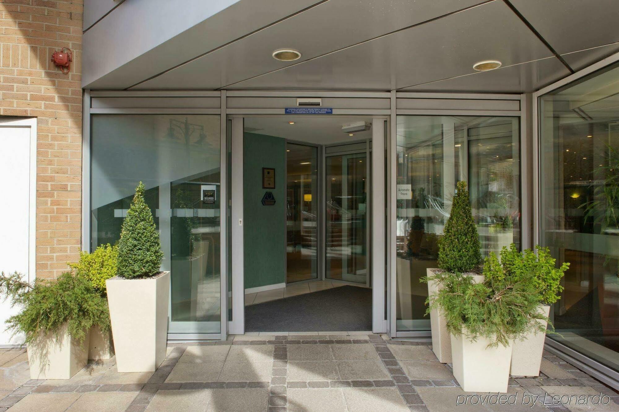 Holiday Inn Express London-Hammersmith By Ihg Exterior photo